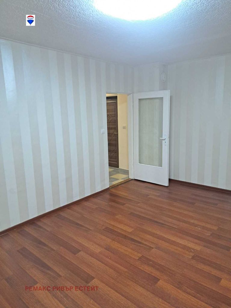 Продава се Двустаен апартамент в Русе, Здравец Север 1 - 65 кв.м за 1153 €/кв.м - Снимка #7