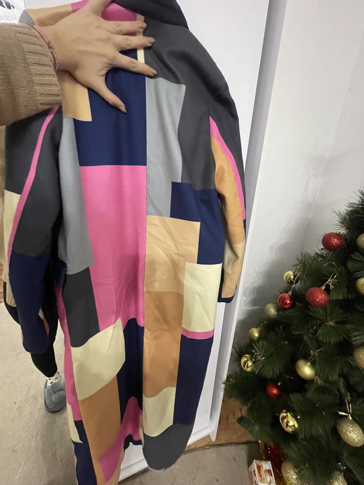 Уникално цветно палто