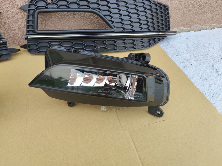 Proiector ceata grila Audi A4 B8 facelift S-line 2012-2015