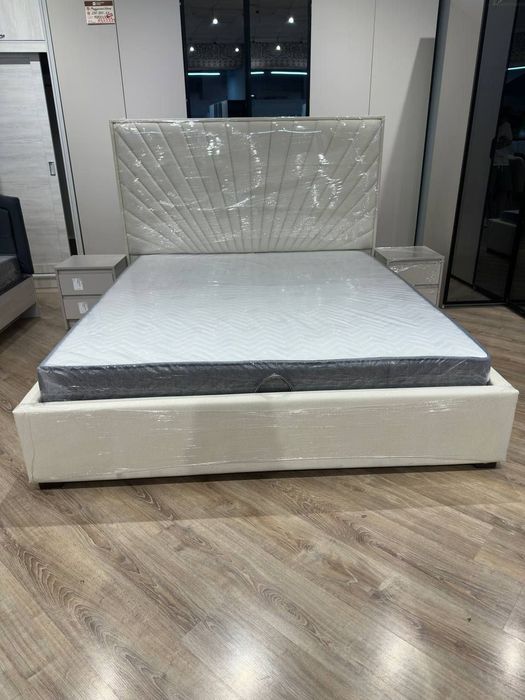 Кровать двухспальная по акции