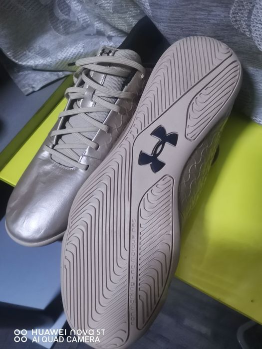 Ghete de fotbal under armour magnetico.