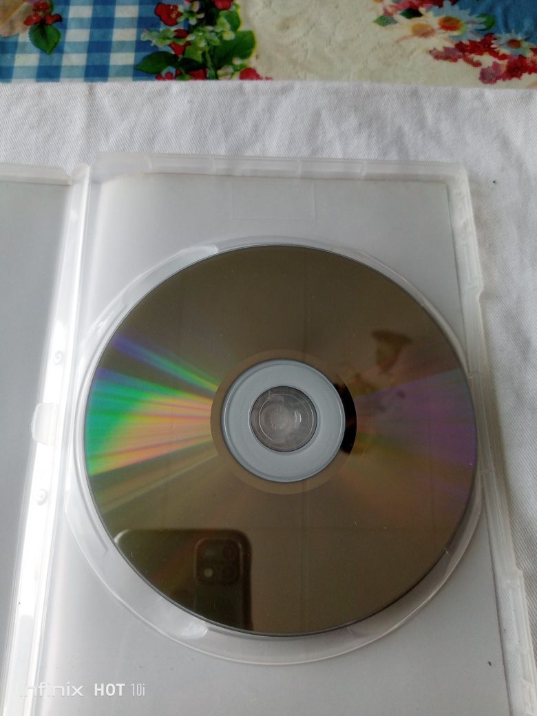 Лицензионный ДВД диск" Аватар" бу в отличном состоянии.