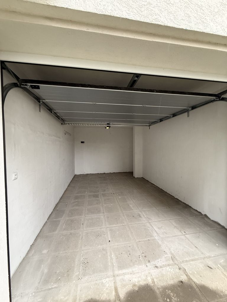 Дава се под наем Гараж / Паркомясто в София, Витоша - 25 кв.м за 178.5 € - Снимка #13
