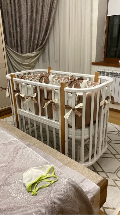 Детская кровать с бортиками.