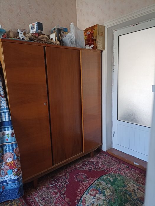 Продажа домашних мебели разного вида.