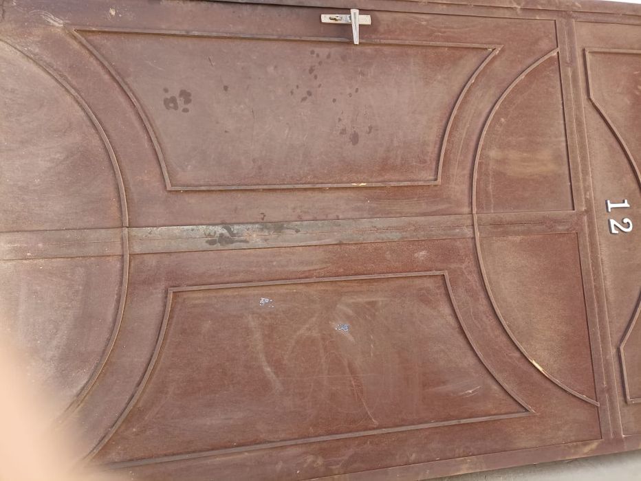 Дарвоза сотилади