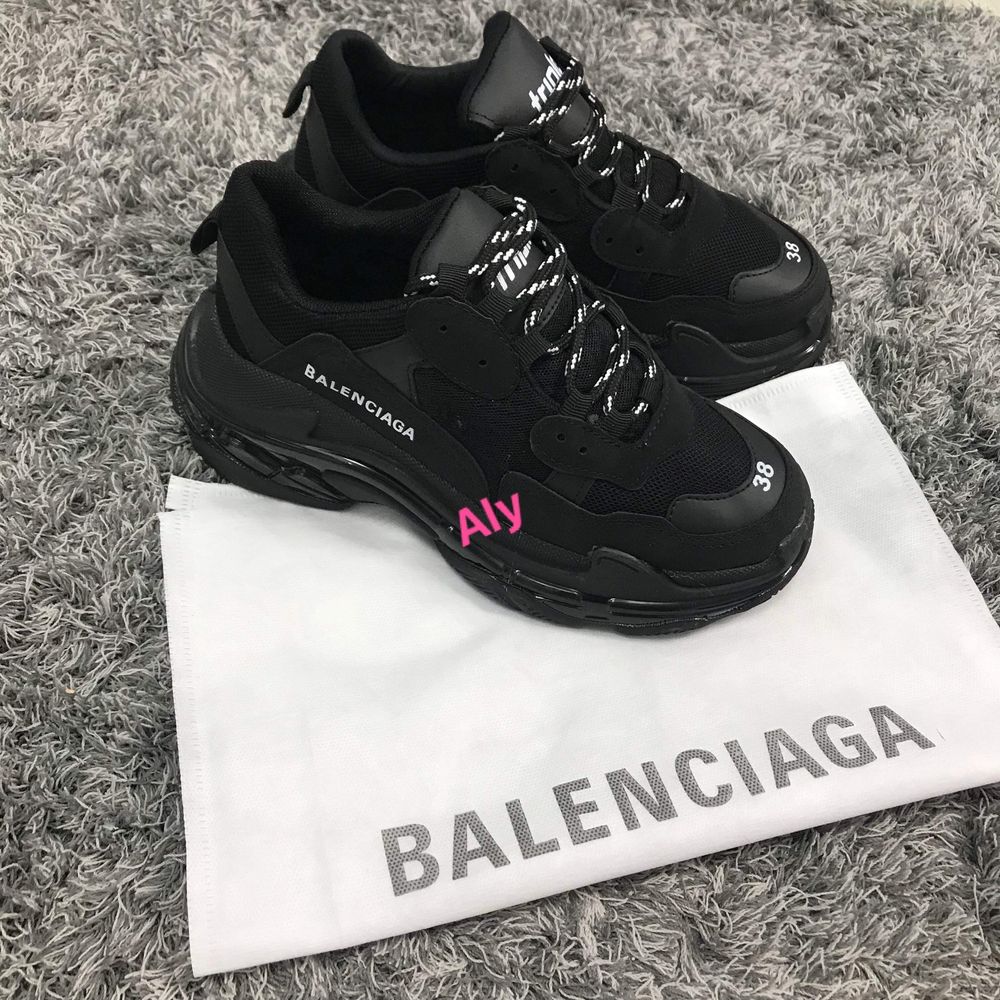 Balenciaga Triple S Black