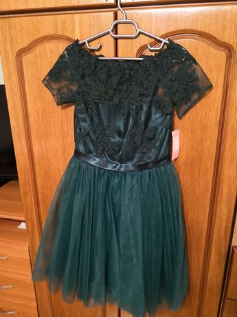 Rochie verde cu tulle și dantelă
