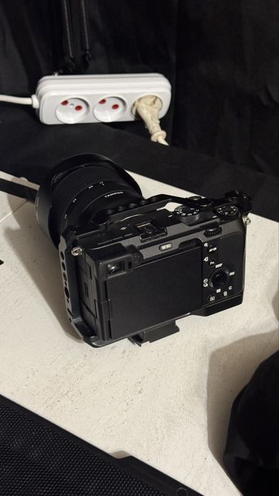 Продам Sony A7C 1 поколения