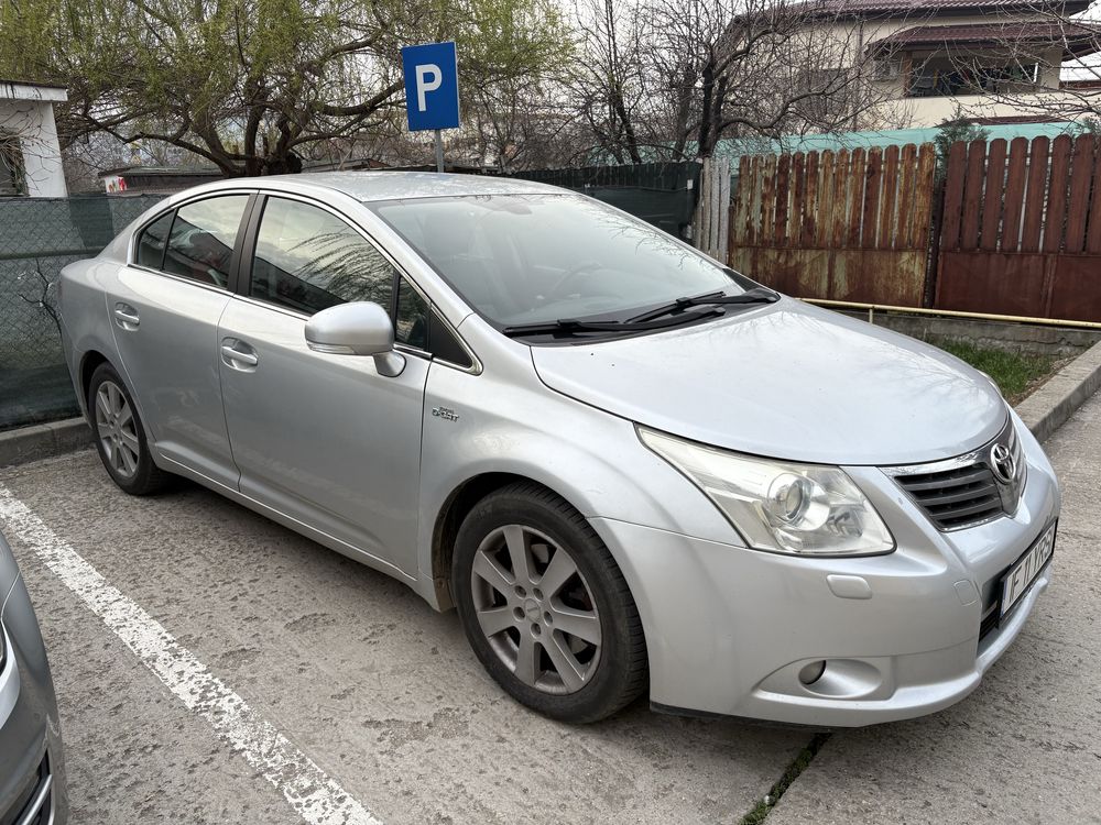 Toyota Avensis echipare Top