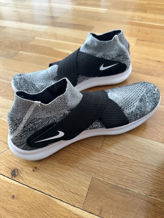 NIKE free run motion FLYKNIT 2017