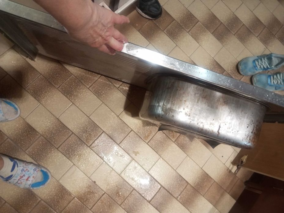 Продавам бордова мивка 60/100