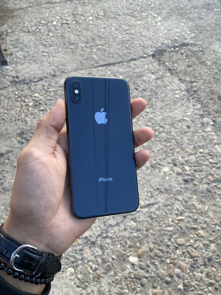Apple IPhone X в хорошем состоянии