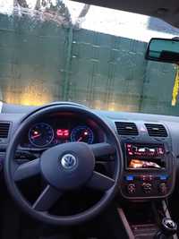 Volkswagen Golf 5 1.6 benzina 2004