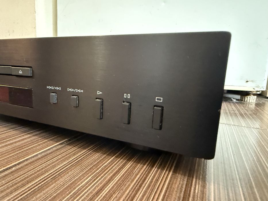 Yamaha CD-S300 player