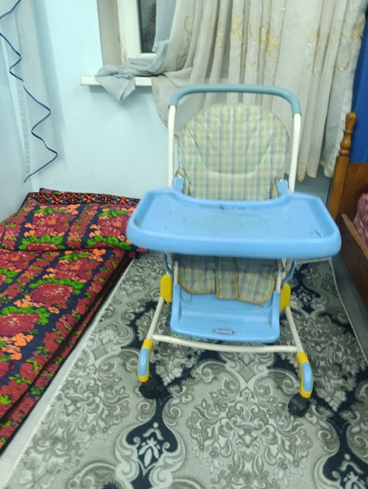 Детский стул для кормления и рисования