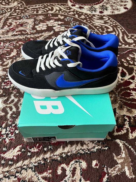 Кроссовки Nike оригинал! Новые в коробке! Размер 44-45