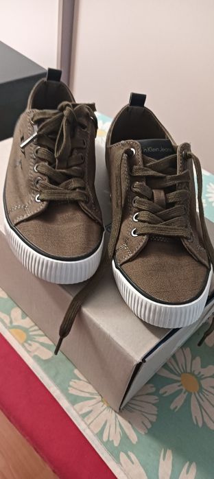 Tenesi Calvin Klein mărimea 36