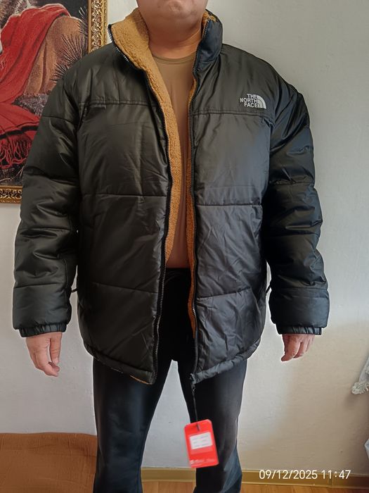 Куртка зимняя. Двусторонняя. Теплая. Лёгкая