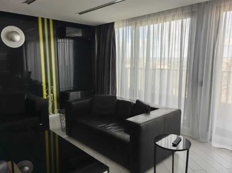 Дава се под наем Двустаен апартамент в София, Гоце Делчев - 88 кв.м за 725 € - Снимка #2