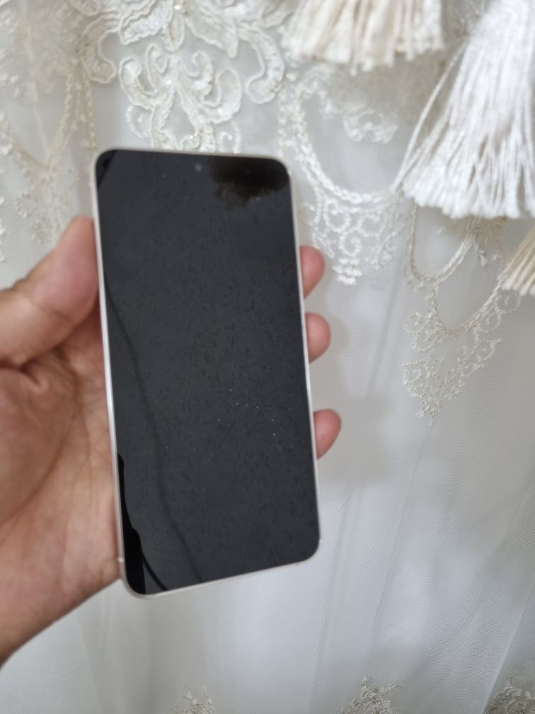 Samsung s23  5G 8/256gb ideal