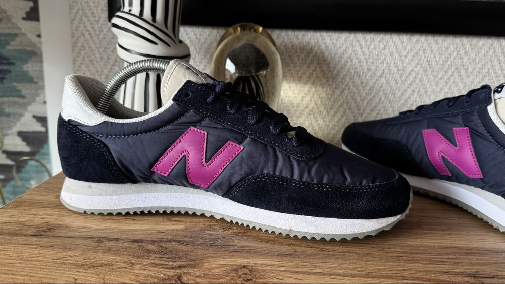 Дамски сникърси New Balnace номер 40.5