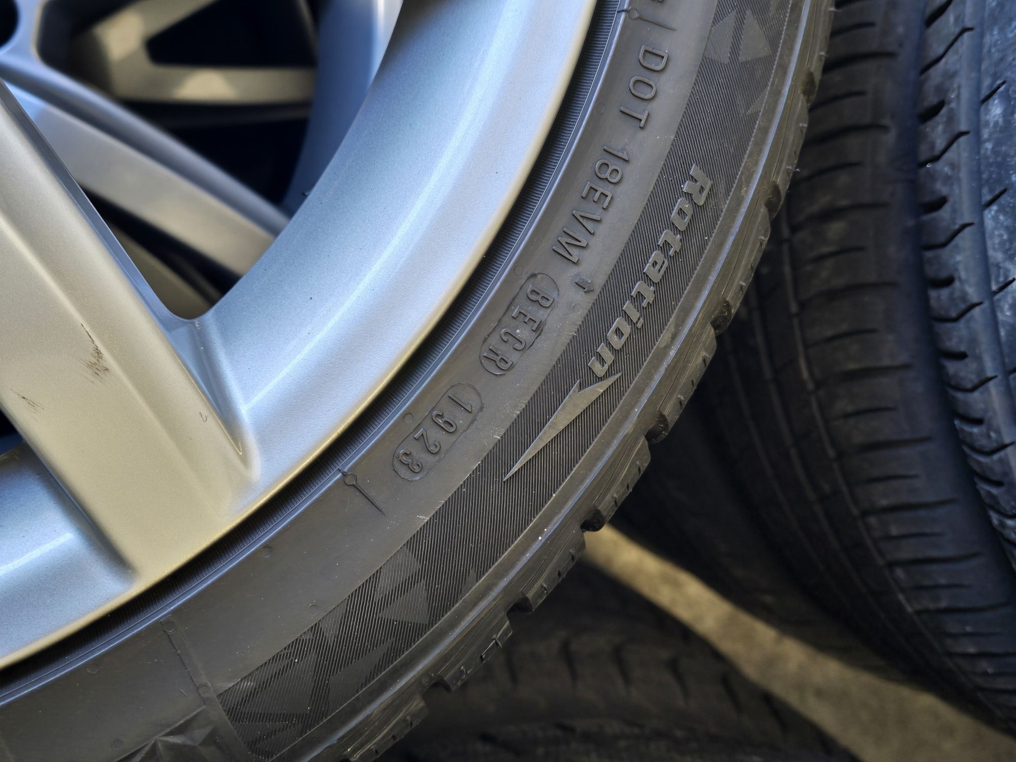 2 Броя 255/40/18 Nexen 8,5mm 2023DOT