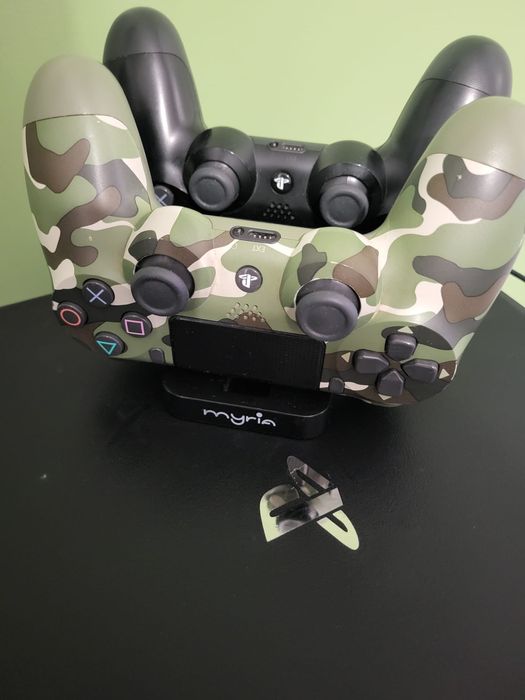 PS4, 1TB +2 controllere si jocuri