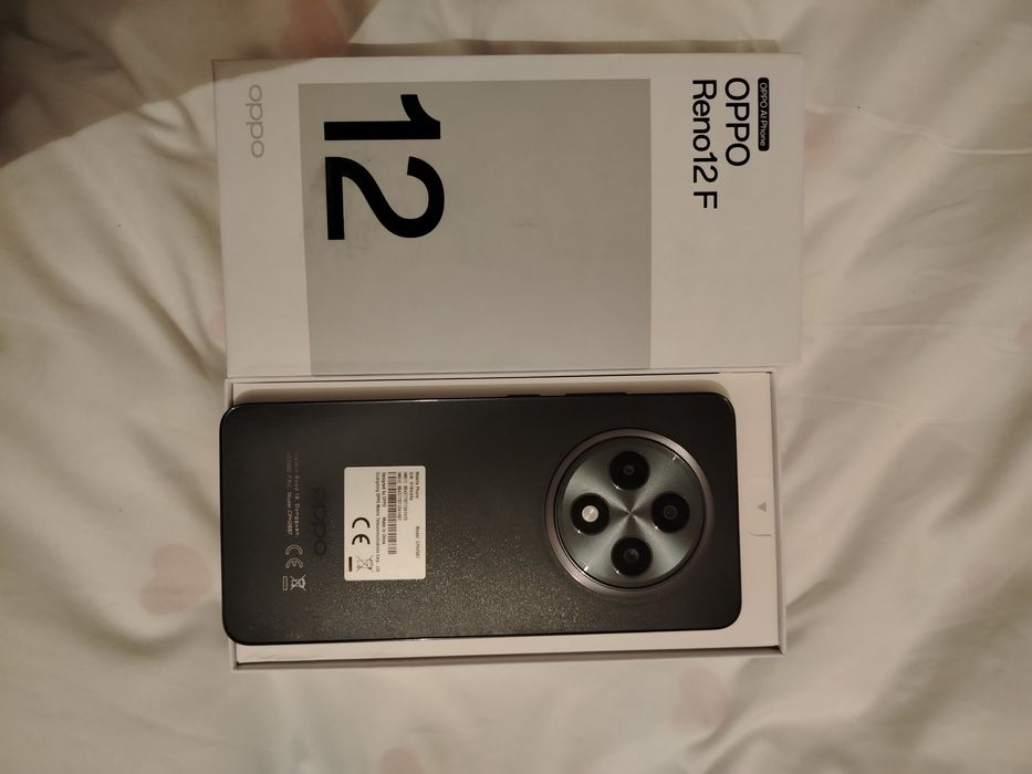 OPPO Reno 12 F  телефон