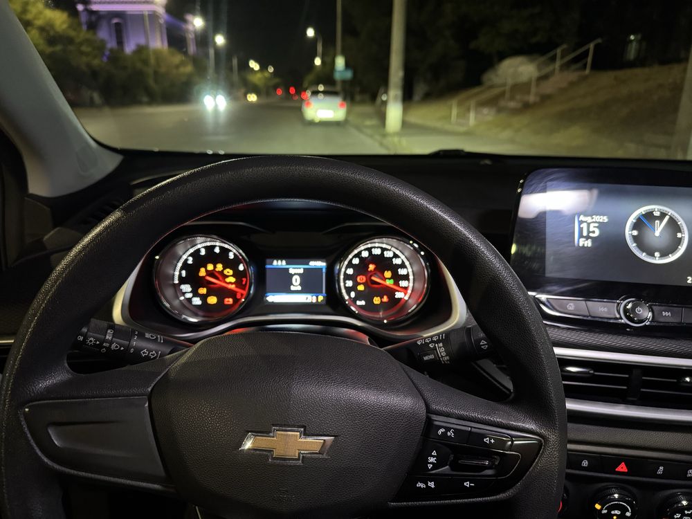 Chevrolet Tracker 325t 2021года 40000km