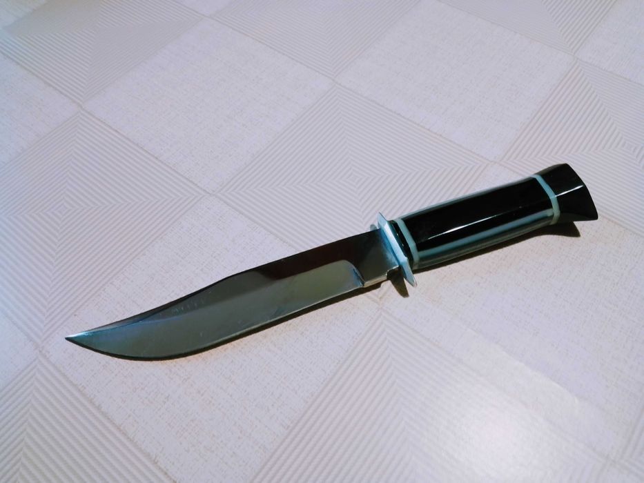 Продавам колекционерски нож ръчна изработка от далечната 1976 год.