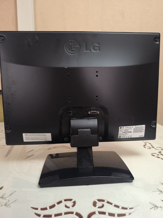 Monitor LG FLATRON E1948 20, holati ideal