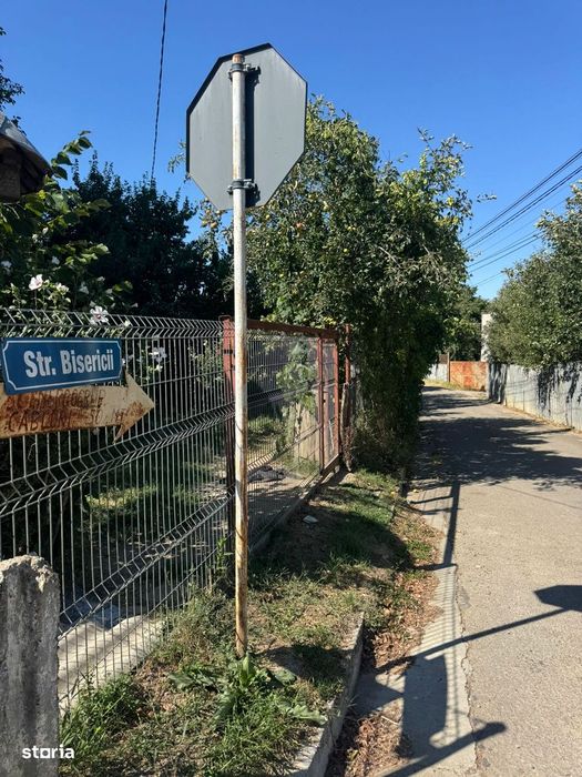 Vand Teren itravilan BARATI srada BISERICI