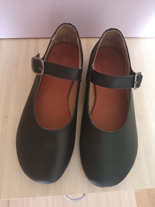 Детски кожени черни скарпини