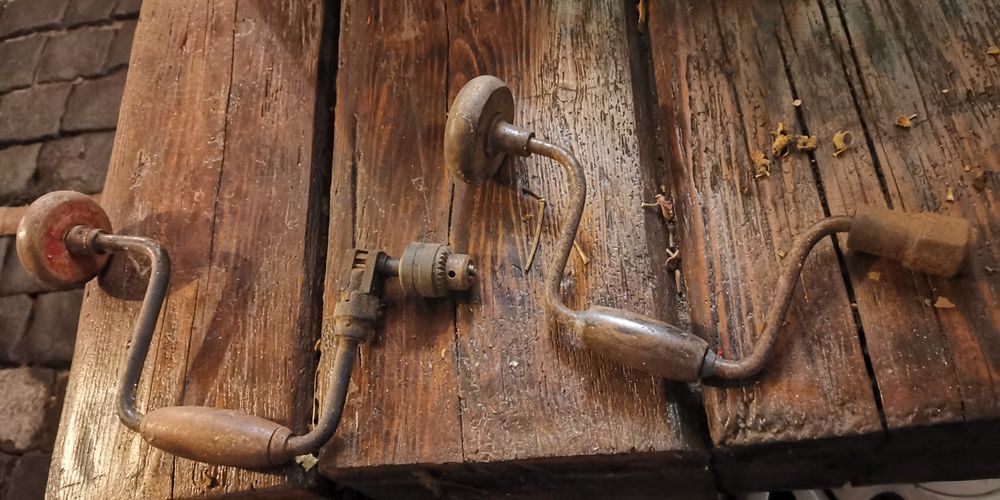 Burghiu vechi mașină găurit manuala