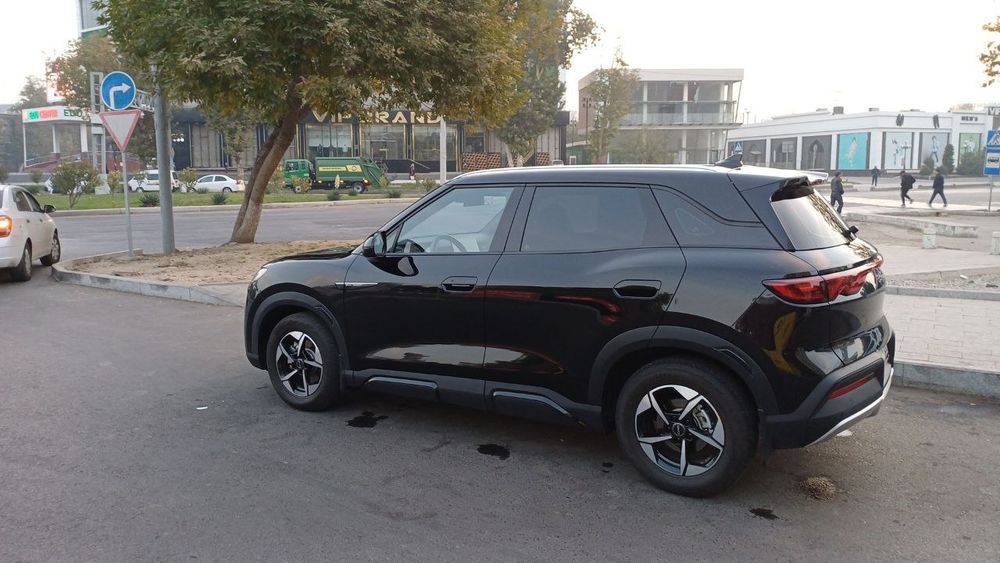 Авто инструктор обучаем вождению на трекере и  byd yuan up