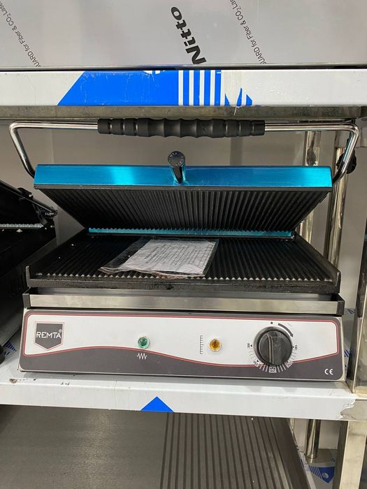 Tustir. Toster. Toster. Lavash non . Non estgich. Тостер. Тостр. Лаваш