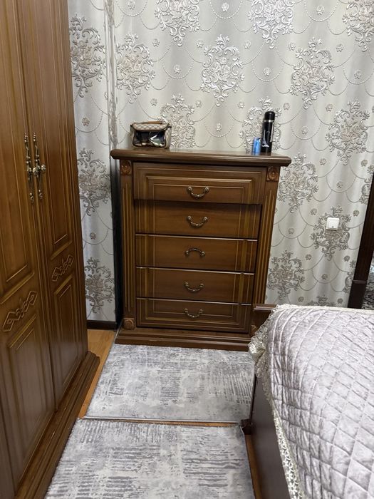 Spalni mebel yaxshi holatda