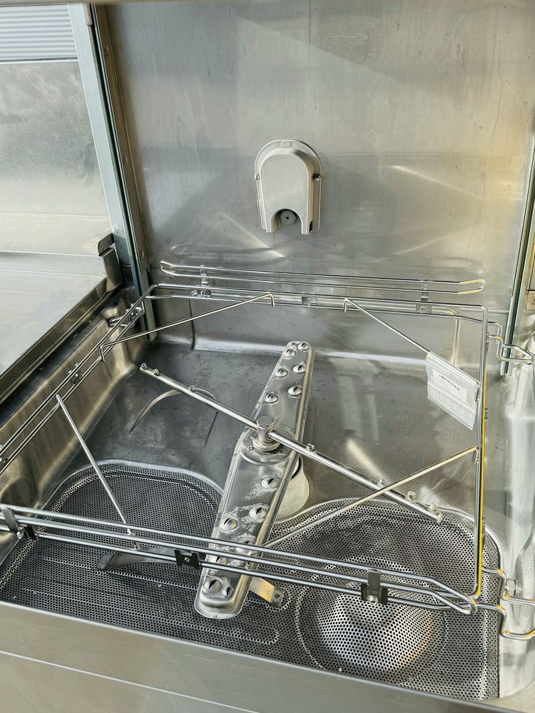 Професионална Конзолна Съдомиялна Electrolux.Линия