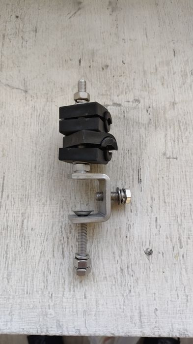 Крепление фидерное антенное