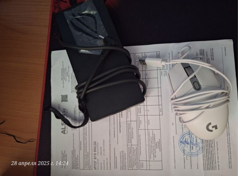 Продается ноутбук почти новая Asus rog strix g1814JV