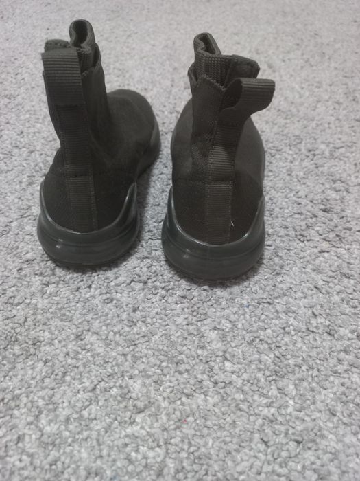 Детски обувки и дънки River Island