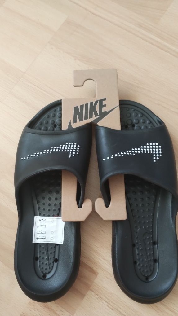 Papuci slapi Nike victori