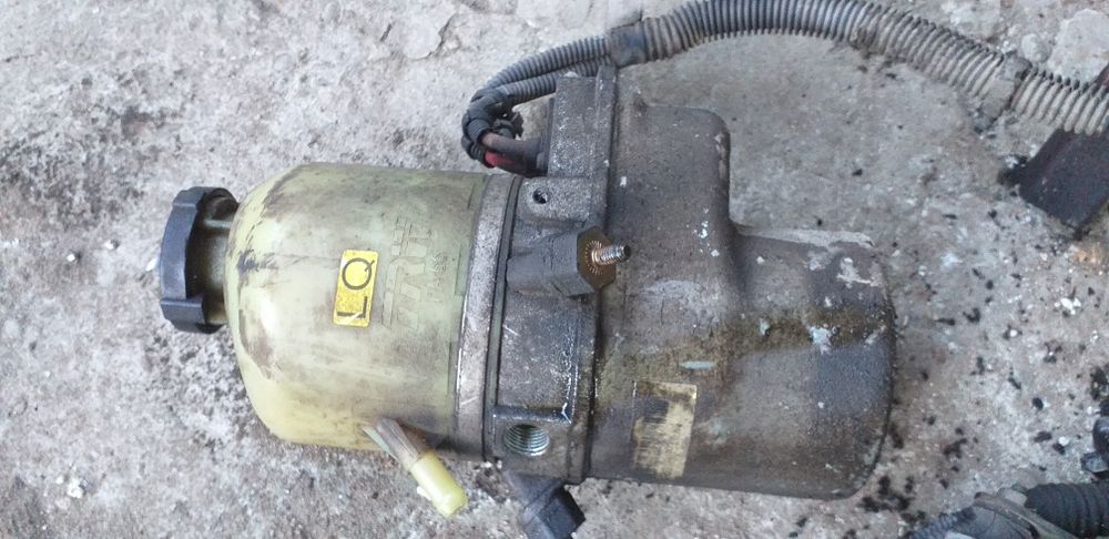 Pompă servodirectie opel astra  h 1.6 16 v  1.8 16 v