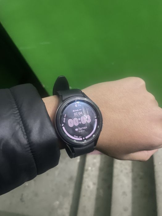 Смарт часы: Samsung Galaxy Watch 4