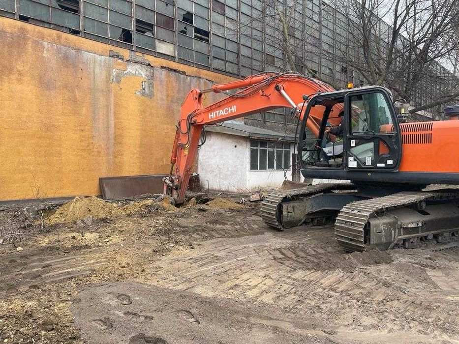 Inchiriere excavator, buldoexcavator si alte utilaje cu operator