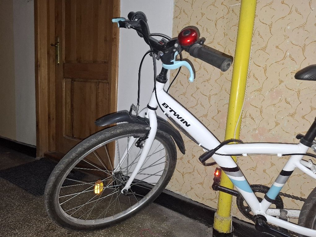 Vând bicicleta 24''
