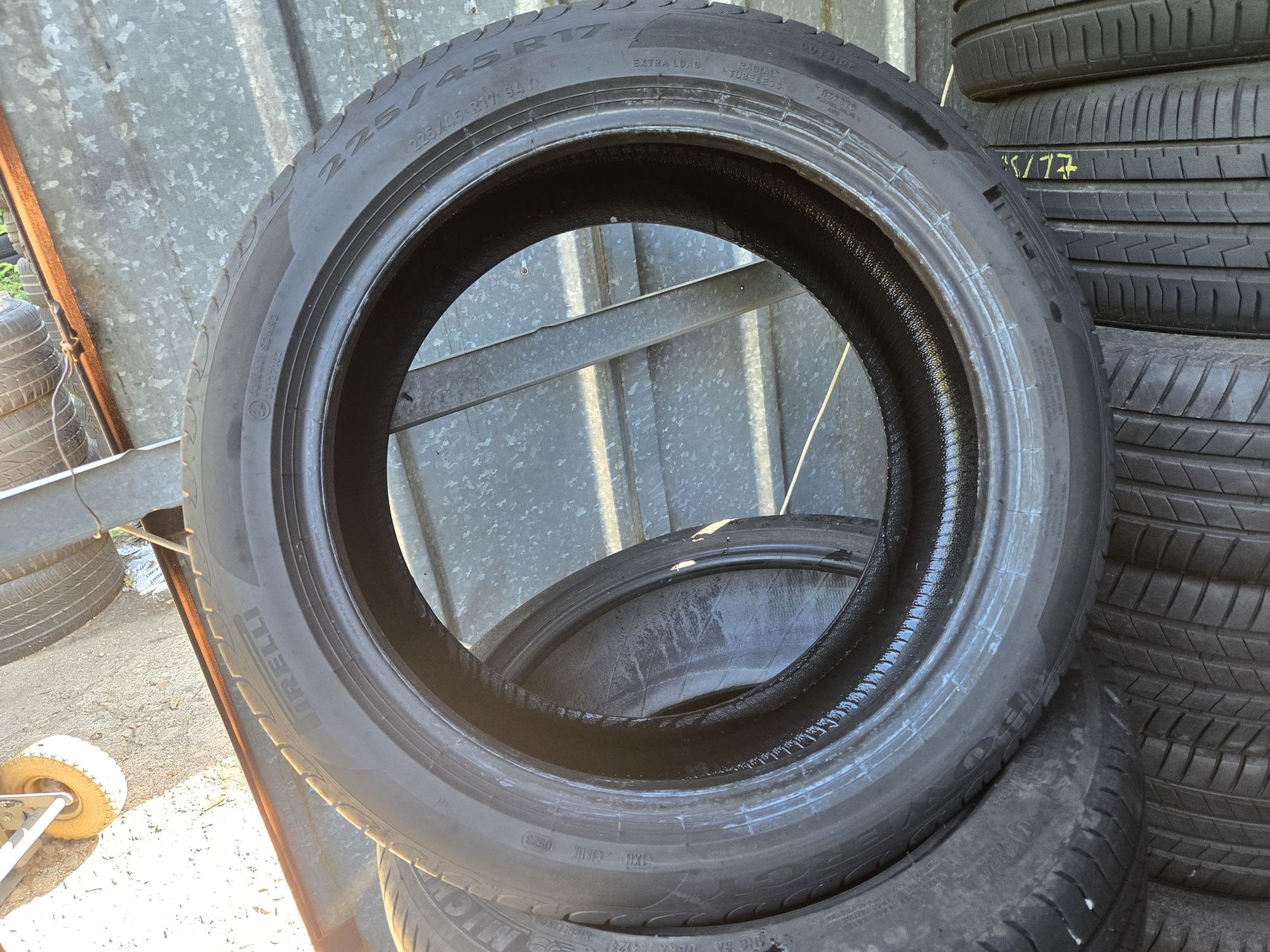 2бр. 225 45 17 Pirelli летни.