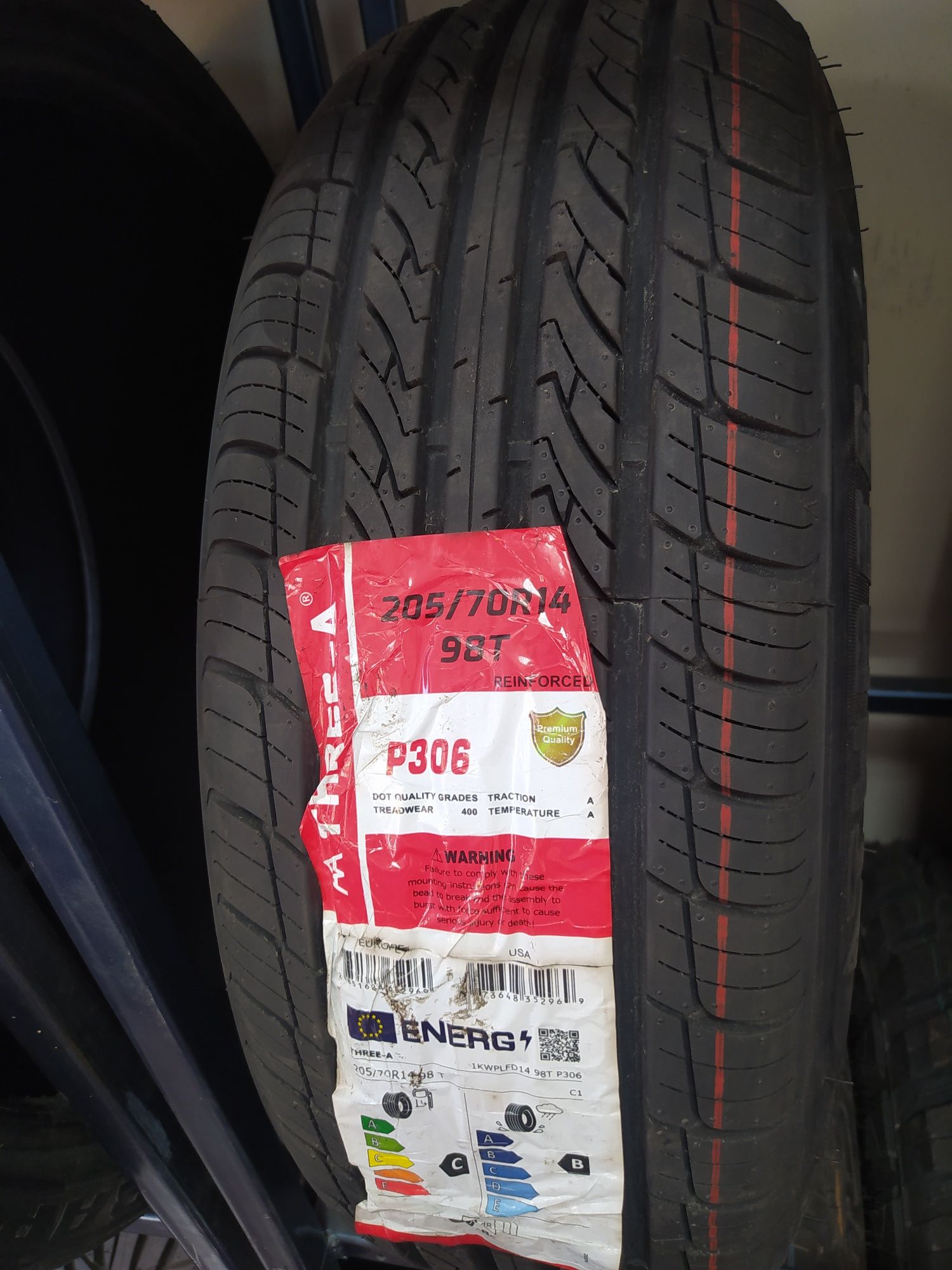 Three-A 205/70R14 P306 98T