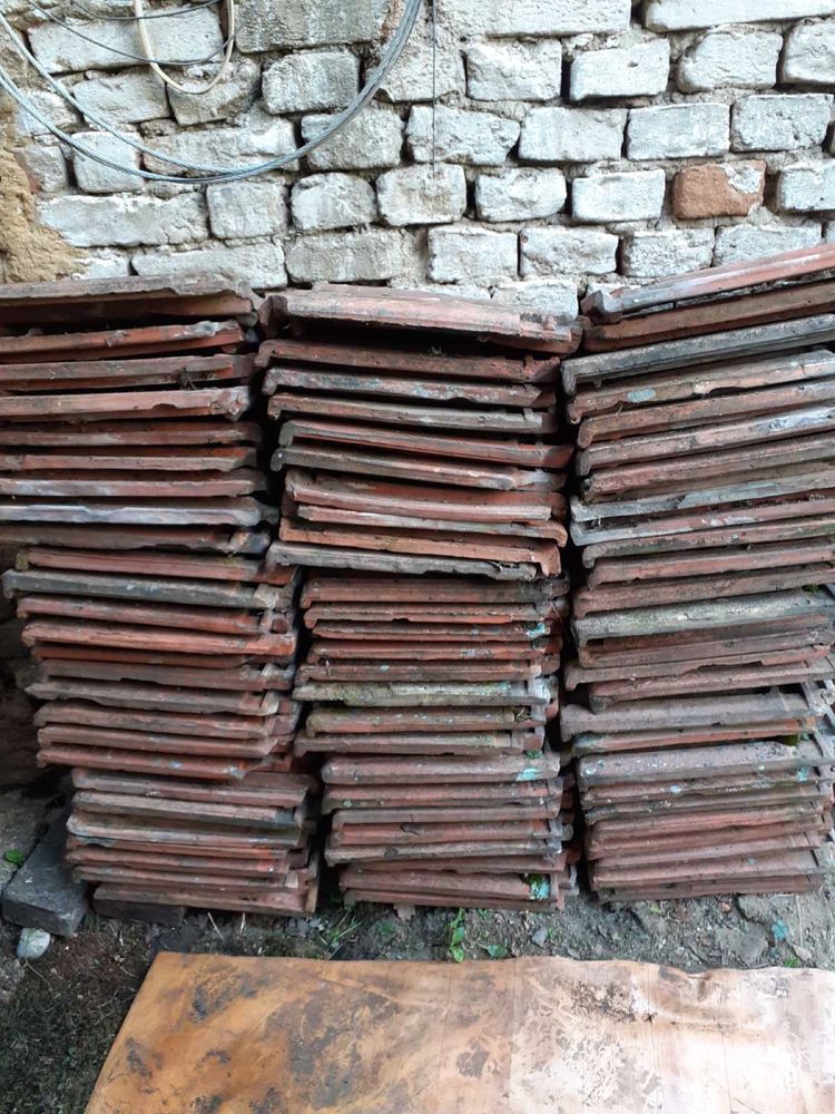 Цигли двеста и петдесет броя